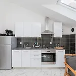 Apartament Mare *