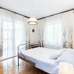 Mare Apartament *