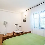 Apartament Mare *