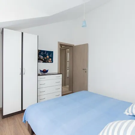 Mare Appartement Postira